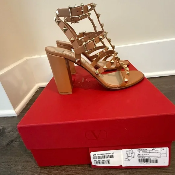 Valentino Garavani Tan Studded Sandals - Picture 11 of 12